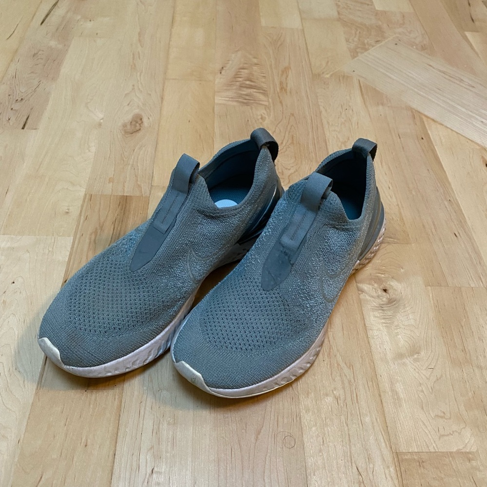 Nike Epic Phantom React Flyknit 8.5 in Silver Blue - Picture 4 of 6
